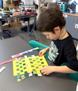 1stWeaving boy 1st Grade - Weaving project